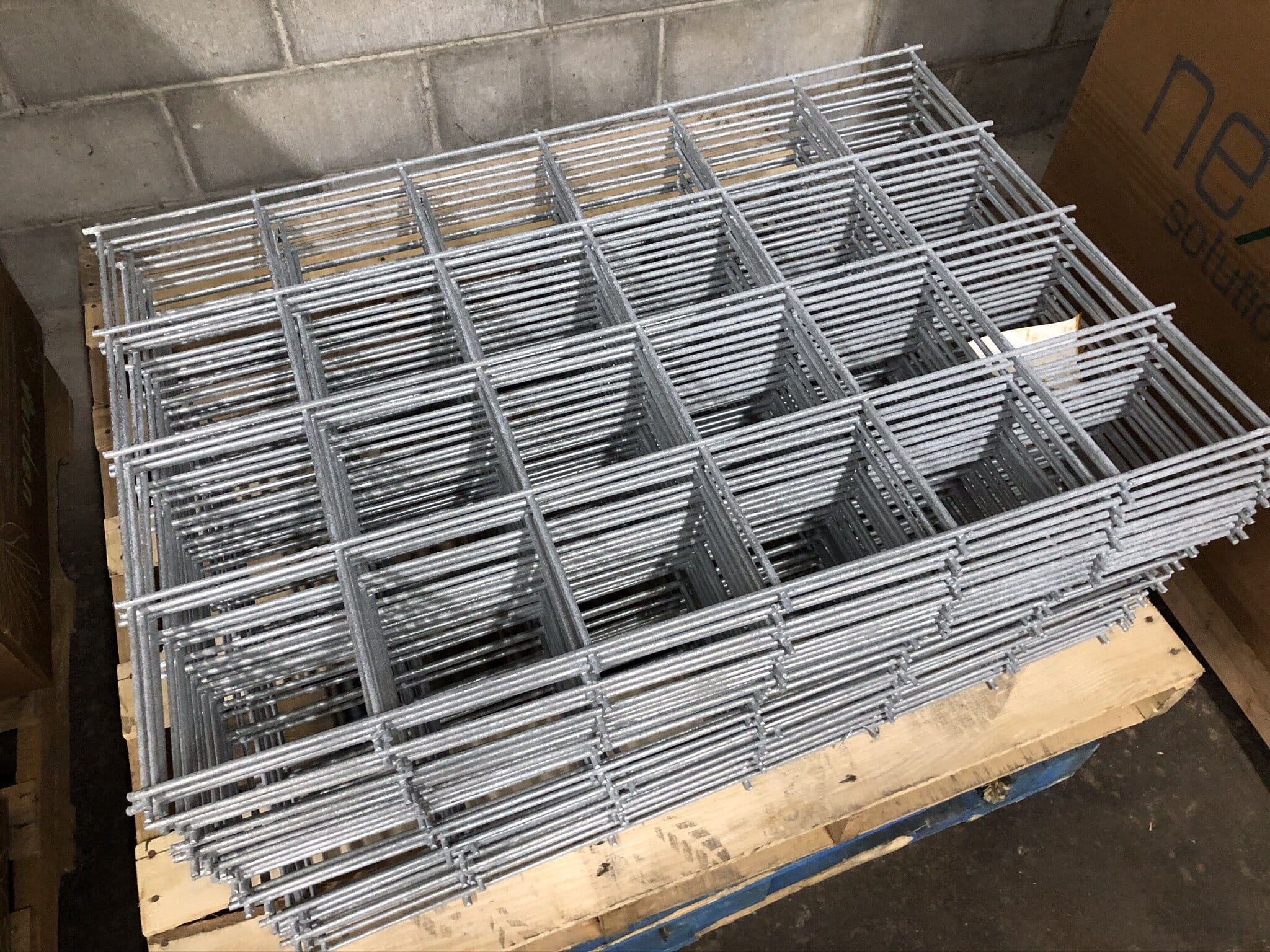 Varden™ Galvanized Wire Panels (5 ct)