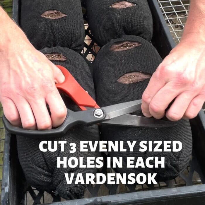 Cut 3 evenly sized holes in each vardensok