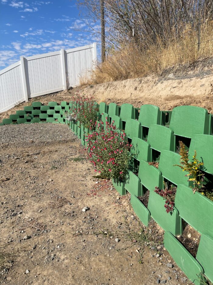 Varden living retaining wall blocks in green color
